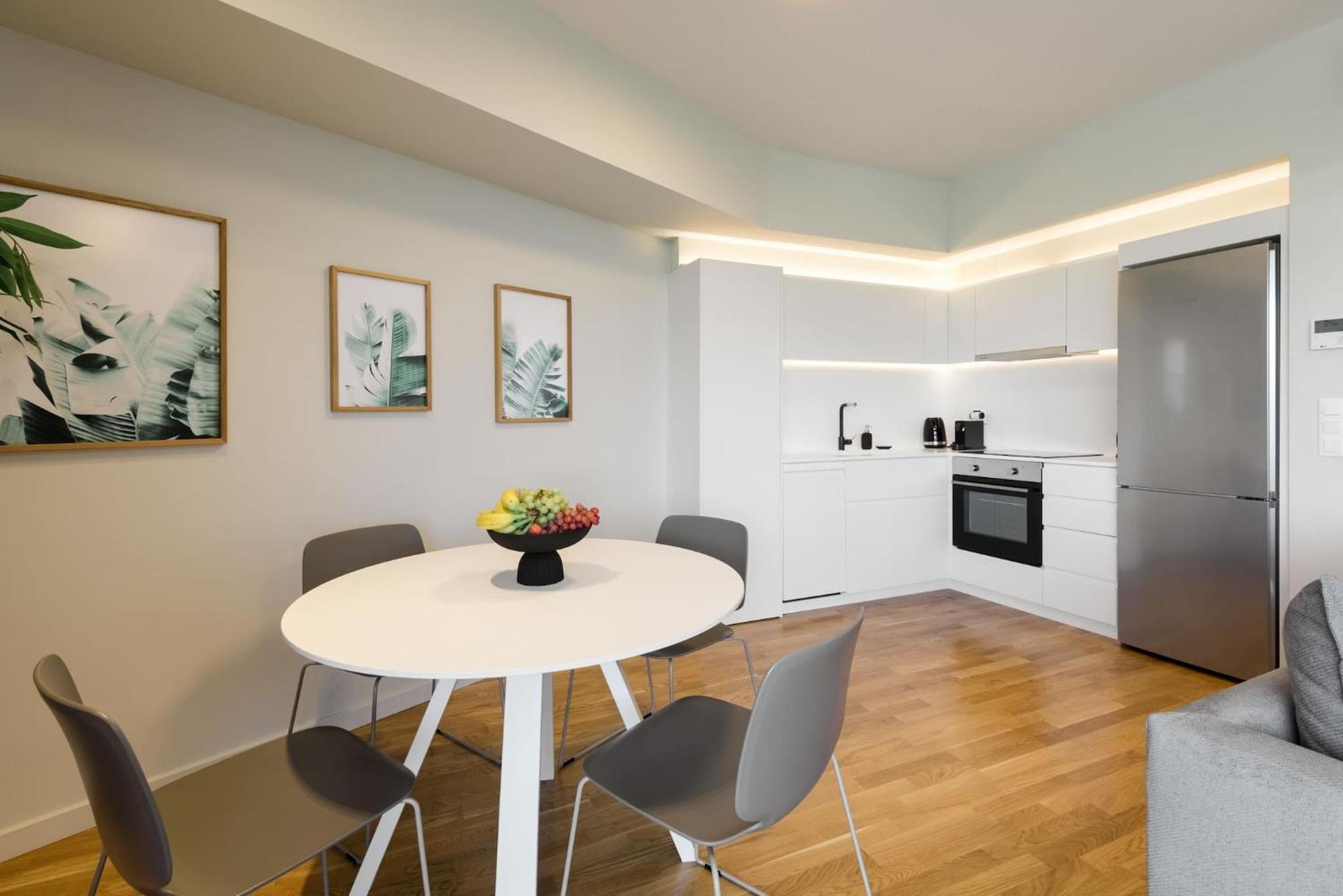 Urban Apt With Stunning Acropolis View & Roofdeck Athènes Extérieur photo
