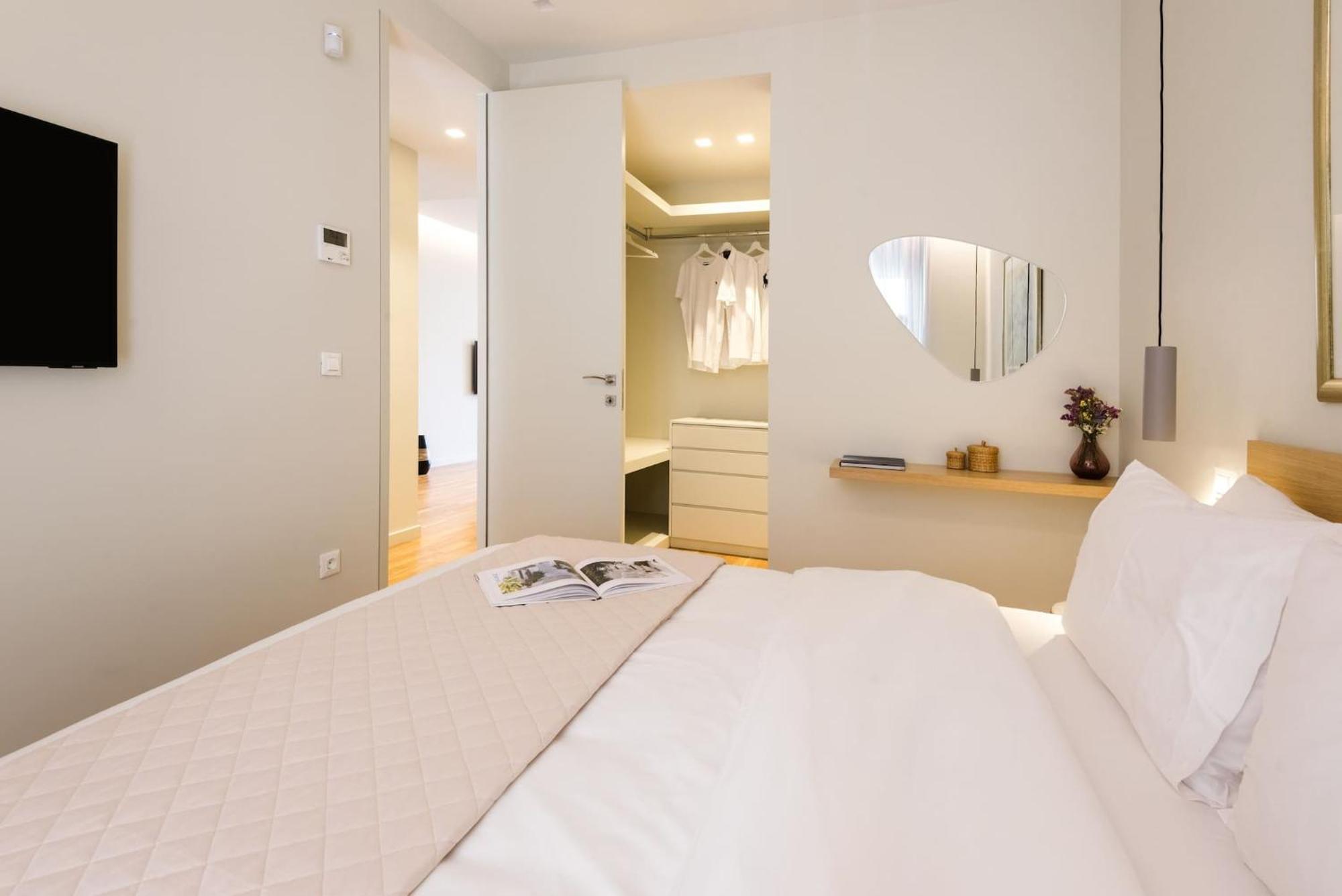 Urban Apt With Stunning Acropolis View & Roofdeck Athènes Extérieur photo